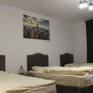 Hotel Hr, Hanower